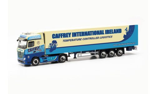 Herpa 316590 Mercedes-Benz Actros 2018 BS nyergesvontató, hűtődobozos félpótkocsival - Caffrey (H0)