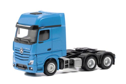Herpa 317917-002 Mercedes-Benz Actros L Giga nyergesvontató, 3-tengelyes, kék (H0)