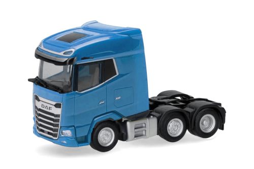 Herpa 318983-002 DAF XG 3-tengelyes (6x2) nyergesvontató, világoskék (H0)