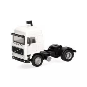   Herpa 321082 Volvo F10 Globetrotter nyergesvontató - fehér (H0)