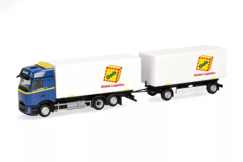 Herpa 321945 Mercedes-Benz Actros L ProCab BigSpace csereszekrényszállító teherautó, pótkocsival - Geis (H0)