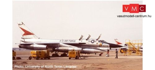 Herpa 570749 Convair B-58A Hustler USAF (1:200)
