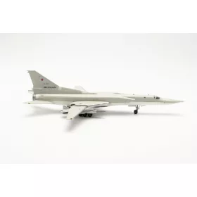   Herpa 572156 Tupoljev TU-22M3 Backfire - 43rd Guards Center of Combat Application and Air Crew Training,  Dyagilevo Air Base – RF-34075 / 24 red (1:200)