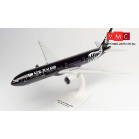 Herpa 612777 Boeing 777-300ER Air New Zealand - All Blacks (1:200)