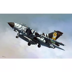   HobbyBoss 80354 Panavia Tornado ECR repülőgép makett (1/48)