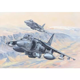 HobbyBoss 81804 AV-8B Harrier II repülőgép makett (1/18)