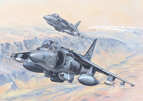 HobbyBoss 81804 AV-8B Harrier II repülőgép makett (1/18)