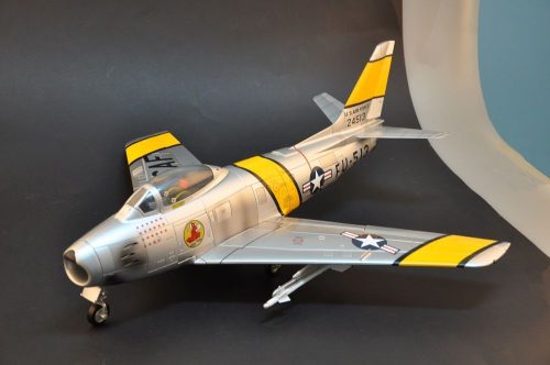 HobbyBoss 81808 F-86 Sabre repülőgép makett (1/18)