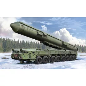  HobbyBoss 82952 Russian 15U175 TEL of RS-12M1 Topol-M ICBM complex harcjármű makett (1/72)