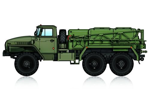 HobbyBoss 82962 Russian Ural 4320 APA-5D Airport Starter Vehicle harcjármű makett (1/72)