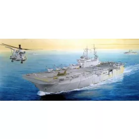 HobbyBoss 83402 USS Wasp LHD-1 Hajó makett (1/700)