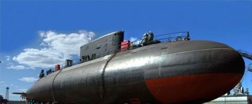 HobbyBoss 83526 Russian Navy Yasen Class SSN tengeralattjáró makett (1/350)