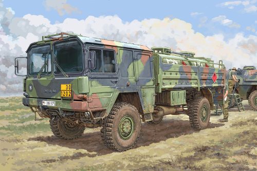 HobbyBoss 85508 LKW 5t mil glw harcjármű makett (1/35)