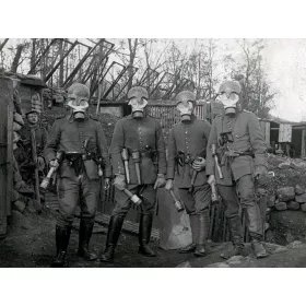 ICM 35695 German Infantry in Gas Masks 1918 (1/35)