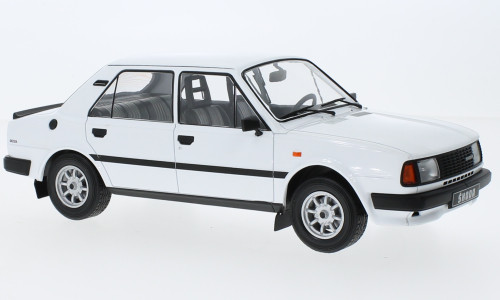 IXO 265181 Skoda 130 L white, 1988 (IXO18CMC158.22) (1:18)