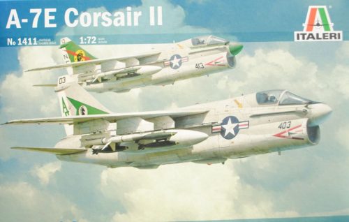 Italeri 1411 A-=E Corsair 1/72 repülőgép makett