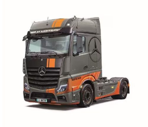 Italeri 3968 MB Actros MP4 Big Space Grand Prix Edition (1/24)