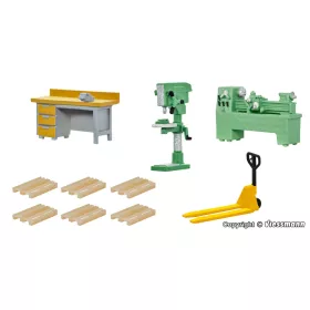   Kibri 37495 Különböző műhely kiegészítők: irodabútor, állványos fúró, marógép, raklapok és béka (N)