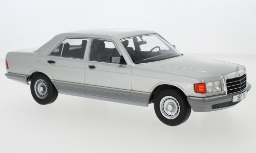 MCG 18185 Mercedes-Benz S-Klasse (W126) 1979, ezüst (238390) (1:18)