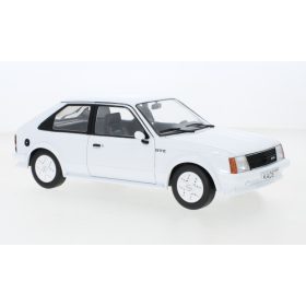 MCG 18268 Opel Kadett D GTE, 1983, fehér (255543) (1:18)