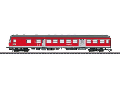 Märklin 43831 Vezérlőkocsi, négytengelyes Silberling tip. Bnrdzf 477, 2. osztály, DB-AG (E6) (H0) - AC