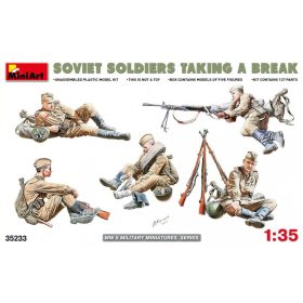   MiniArt 35233 Soviet Soldiers Taking a Break (1/35) Katonai figura makett