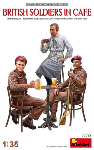 MiniArt 35392 British Soldiers in Cafe (1/35) Katonai figura makett