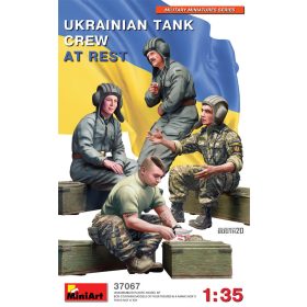   MiniArt 37067 Ukrainian Tank Crew at Rest (1/35) Katonai figura makett