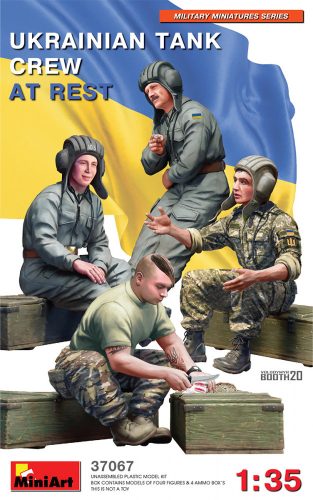 MiniArt 37067 Ukrainian Tank Crew at Rest (1/35) Katonai figura makett