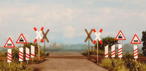 Model Scene 87100 German railway crossing signs (H0) - Német vasúti átjáró táblák (H0)