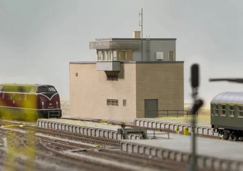 Noch 66109 Modern váltóállító központ, Nidderau - LC (H0)