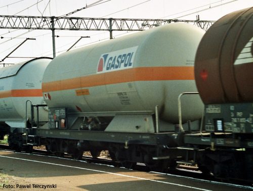 Piko 54519 Gázszállító négytengelyes tartálykocsi, Gaspol, PKP (E5) (H0)