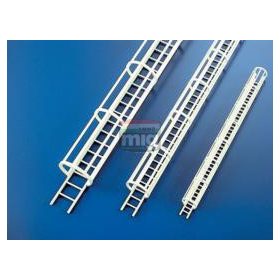   Plastruct 190975 CLS-16 Ipari létra védőgyűrűvel 32,9 x 380 mm - 1:24 (1 db)