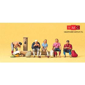 Preiser 10443 Túrázók az erdei kútnál (H0)