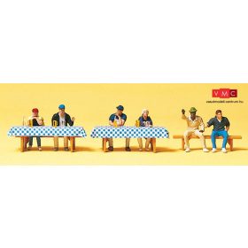 Preiser 10450 A kerthelyiségben (H0)