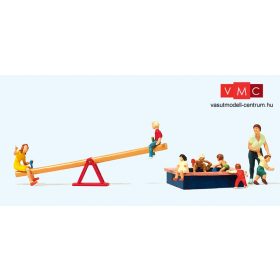   Preiser 10587 Játszó gyerekek homokozóban és libikókával (H0)
