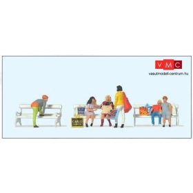 Preiser 10738 Bevásárlók a padoknál (H0)