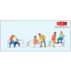 Preiser 10739 Padokon ülők a parkban (H0)