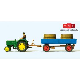   Preiser 17943 Lanz D2416 mezőgazdasági traktor pótkocsival, szüreti hordókkal (H0)