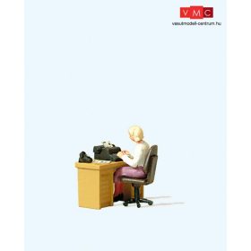 Preiser 28094 Titkárnő az íróasztalnál (H0)