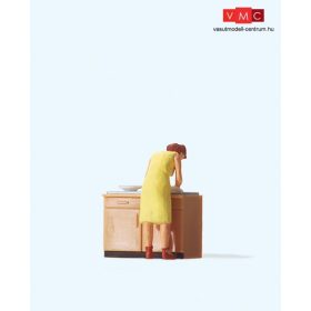 Preiser 28145 Háziasszony mosogat (H0)