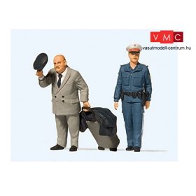 Preiser 44915 Osztrák rendőrnő járókelővel (G)