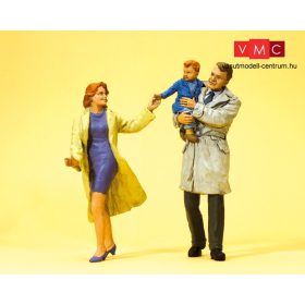 Preiser 45138 Fiatal pár karon ülő gyerekkel (G)