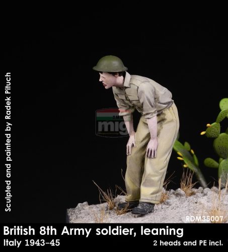 RDM35007 British 8th Army soldier leaning, 1943-45 figura makett