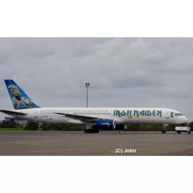   Revell 3826 Boeing 757-200 Iron Maiden 1/144 (03826) repülőgép makett