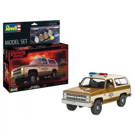   Revell 67724 Model Set Stranger Things „Jim Hopper ́s Chevy® Blazer K5" 1/24 (67724) autó makett