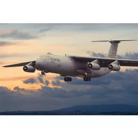 Roden 325 Lockheed C-141B Starlifter (1/144)
