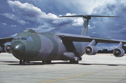 Roden 331 Lockheed C-141B Starlifter (1/144)