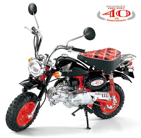 Tamiya Honda Monkey 40th Anniversary 1/6 (300016032) motorkerékpár makett
