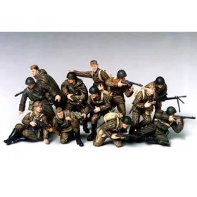  Tamiya Russian Army Assault Infantry (12 Figures) 1/35 (300035207) figura makett